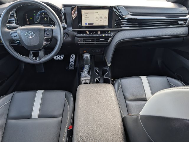 Used 2025 Toyota Camry SE w/ Convenience Package FWD image 11