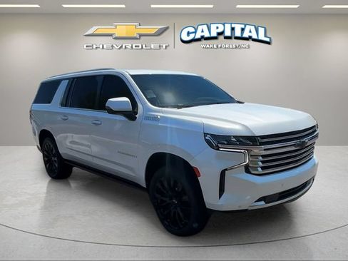 Used 2024 Chevrolet Suburban High Country AWD/4WD image 7