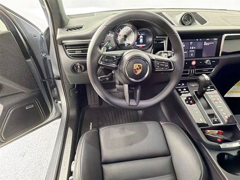 Used 2025 Porsche Macan S AWD/4WD image 18
