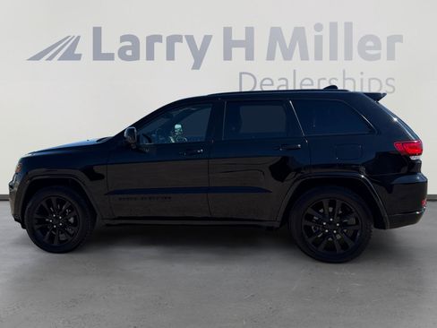 Used 2020 Jeep Grand Cherokee Altitude AWD/4WD image 2
