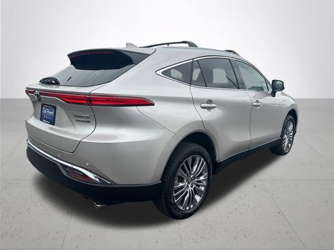 Used 2021 Toyota Venza Limited w/ Carpet Mat Package (TMS) AWD/4WD image 7
