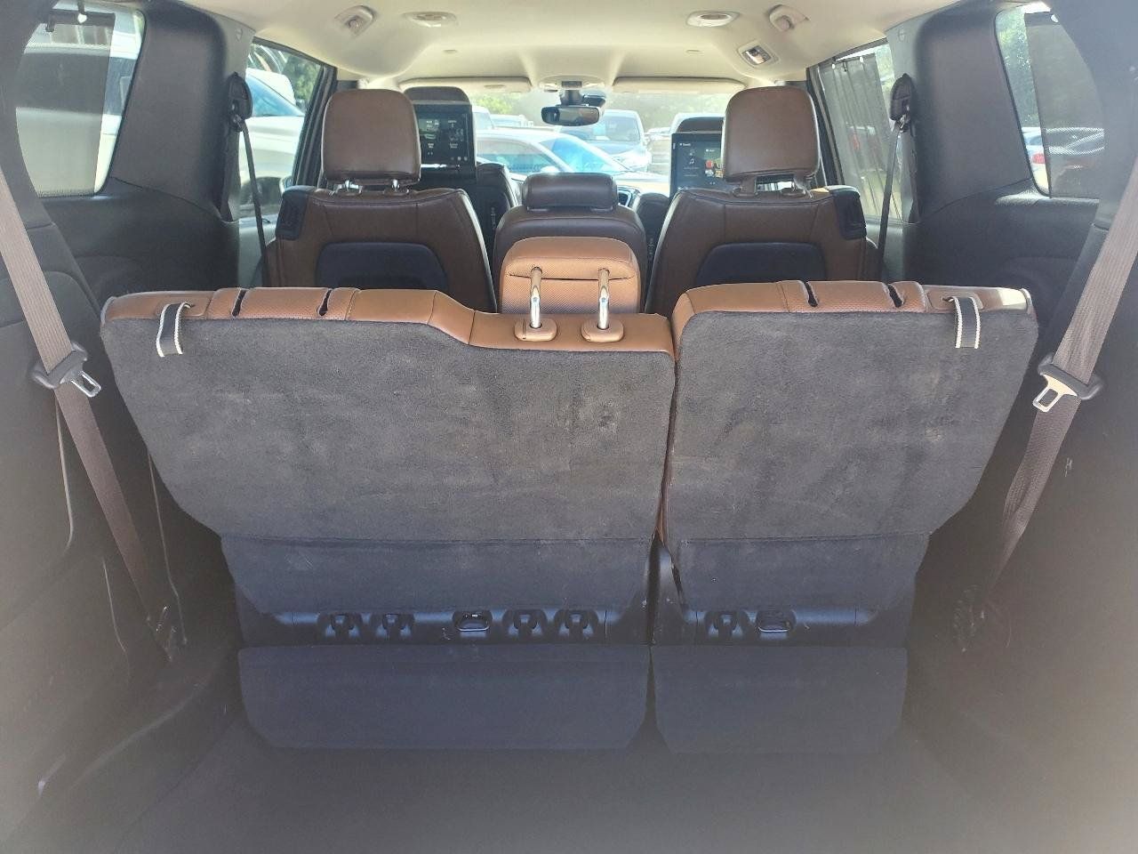 Used 2017 Chrysler Pacifica Limited FWD image 12