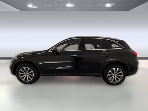 Used 2024 Mercedes-Benz GLC 300 image 2