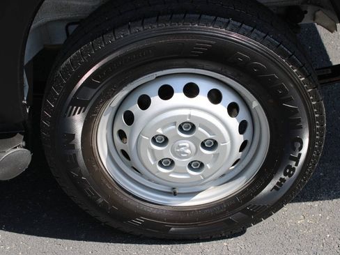 Used 2025 RAM ProMaster 2500 w/ U-Haul Equipment Group FWD image 10