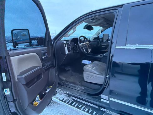Used 2016 GMC Sierra 2500 Denali image 3