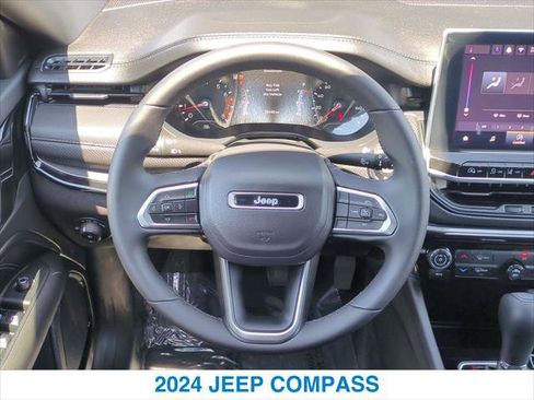 Used 2024 Jeep Compass Latitude w/ Altitude Special Edition AWD/4WD image 15