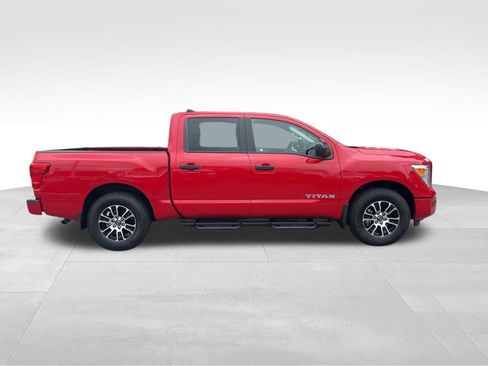 Used 2024 Nissan Titan SV w/ SV Convenience Package image 8