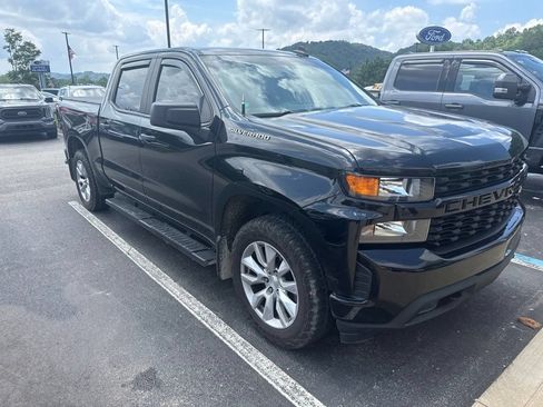 Used 2021 Chevrolet Silverado 1500 Custom AWD/4WD image 2