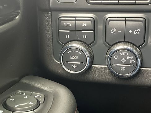 Certified 2025 Chevrolet Suburban RST w/ RST Capability Package image 20