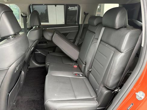 Used 2024 Hyundai Santa Fe Limited AWD/4WD image 6