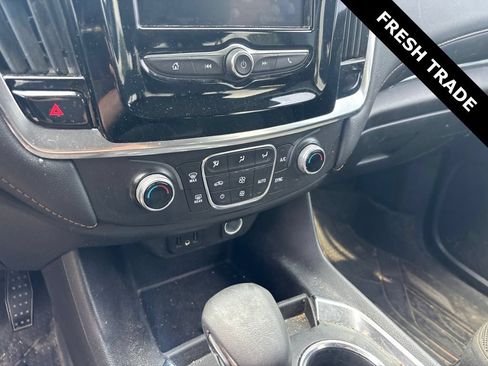 Used 2021 Chevrolet Traverse LT w/ LPO, Floor Liner Package FWD image 8
