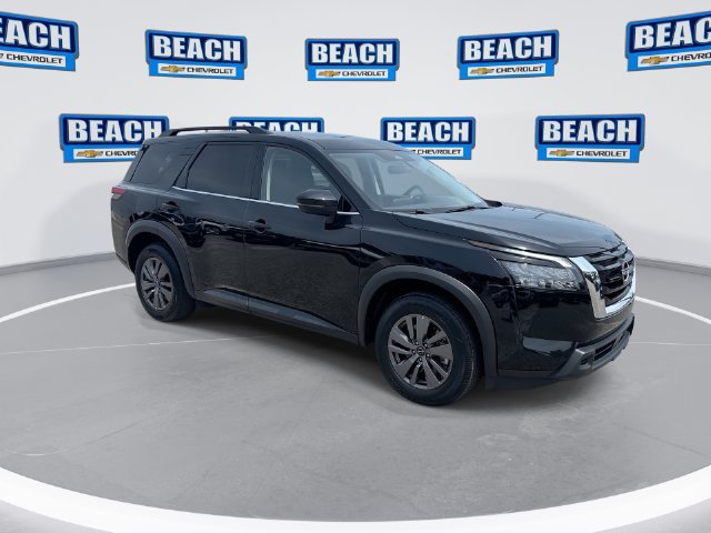 Used 2025 Nissan Pathfinder SV FWD image 2