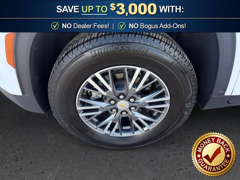 Used 2026 Chevrolet Traverse LT w/ Driver Confidence Package FWD image 13