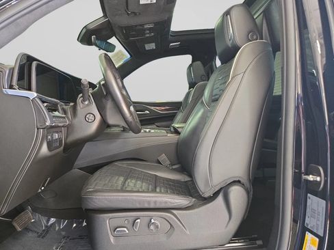 Used 2023 Cadillac Escalade Sport Platinum w/ LPO, ONYX Package AWD/4WD image 16