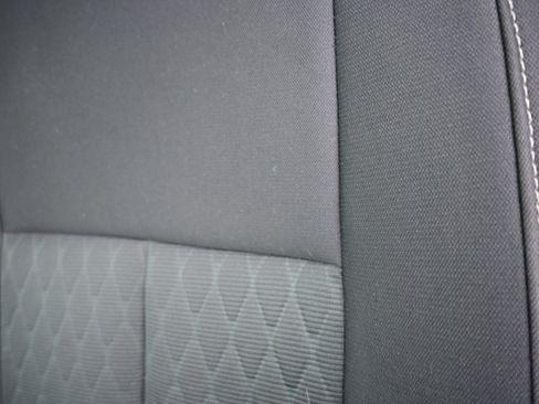 Used 2018 Nissan Titan SV image 23