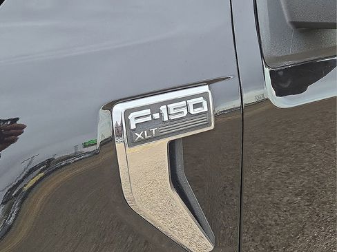 Used 2024 Ford F150 XLT w/ Mobile Office Package image 12