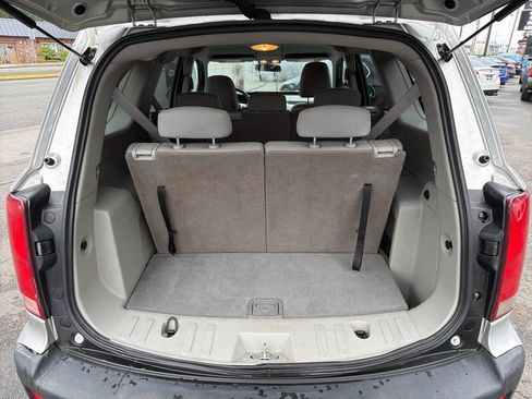 Used 2008 Suzuki XL7 AWD w/ 3rd Row image 6