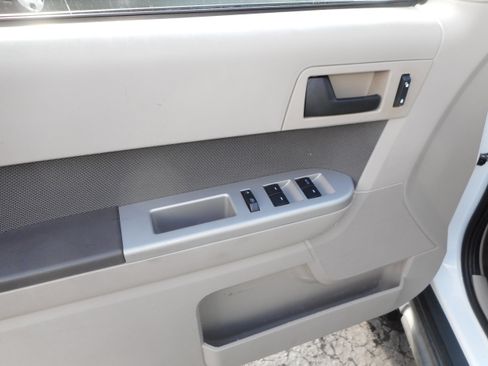 Used 2009 Ford Escape 4WD Hybrid image 15