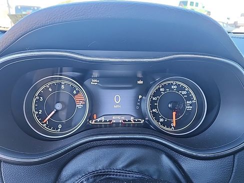 Used 2020 Jeep Cherokee Limited image 10