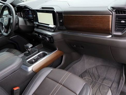 Certified 2024 Chevrolet Silverado 1500 High Country image 30