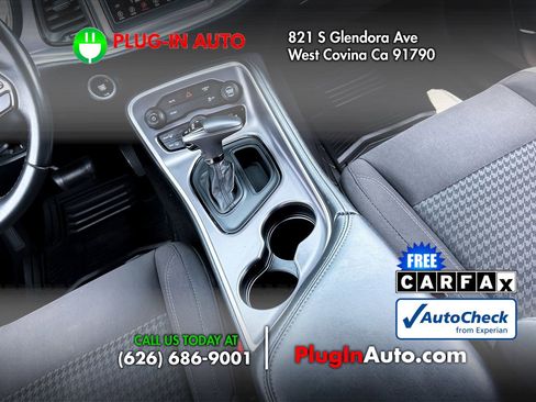 Used 2019 Dodge Challenger SXT RWD image 13