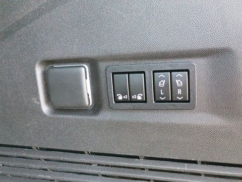 Used 2021 GMC Yukon XL Denali AWD/4WD image 17