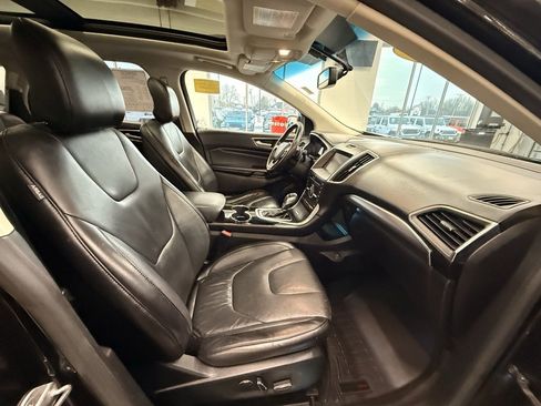 Used 2015 Ford Edge Titanium image 16