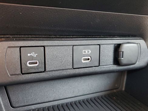 Used 2024 Toyota Prius LE image 27