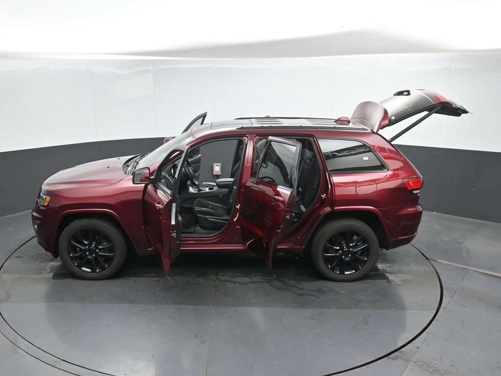 Used 2020 Jeep Grand Cherokee Altitude AWD/4WD image 52
