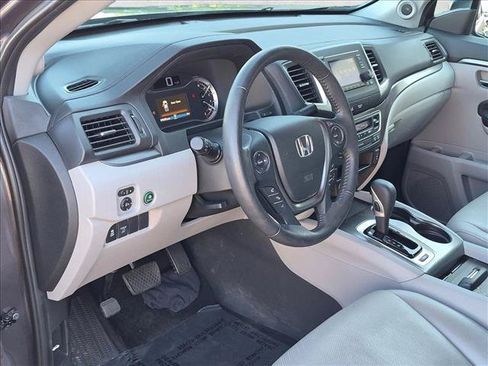 Used 2019 Honda Ridgeline RTL image 11
