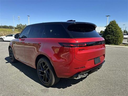 New 2025 Land Rover Range Rover Sport Dynamic SE image 4