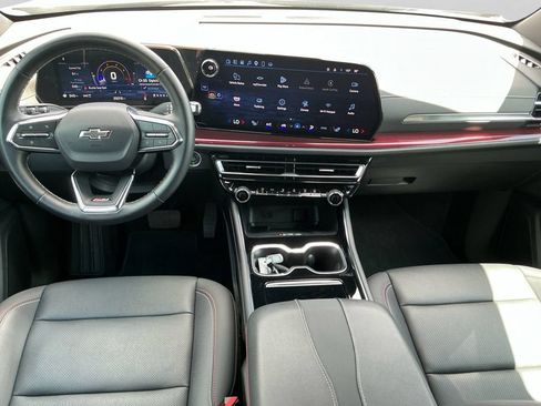 Used 2025 Chevrolet Traverse Z71 AWD/4WD image 11