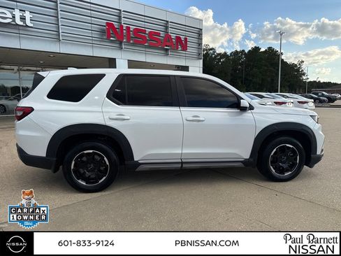 Used 2025 Honda Pilot EX-L image 4
