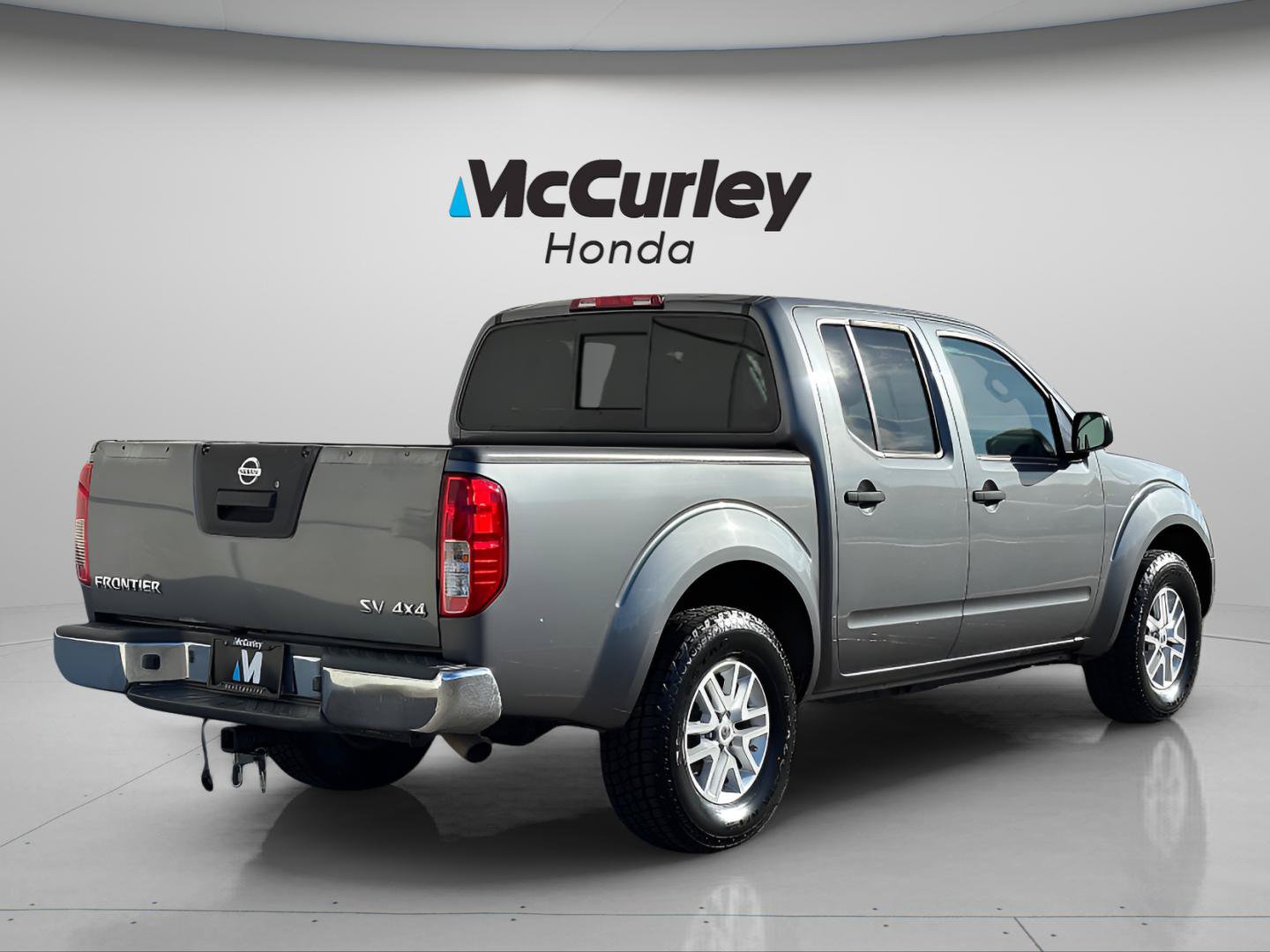 Used 2018 Nissan Frontier SV AWD/4WD image 3