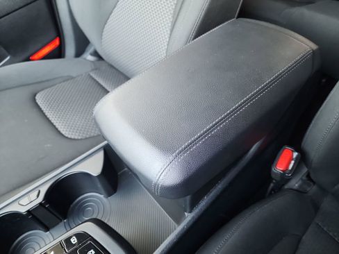 Used 2024 Kia Sportage LX image 30