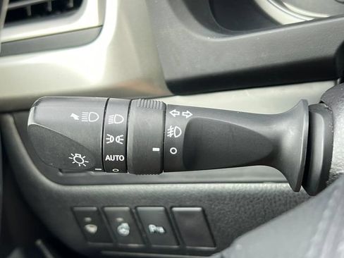 Used 2018 Toyota Highlander Limited AWD/4WD image 24