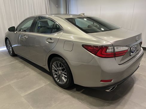 Used 2018 Lexus ES 350 w/ Premier Package FWD image 4