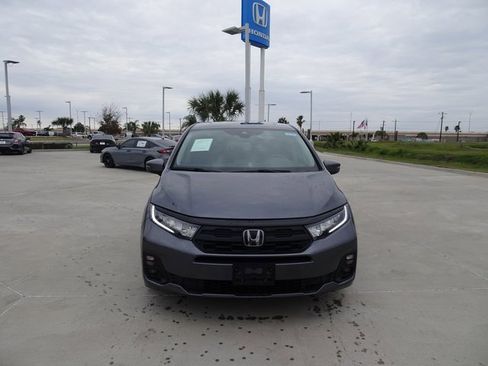 Certified 2025 Honda Odyssey EX-L image 2