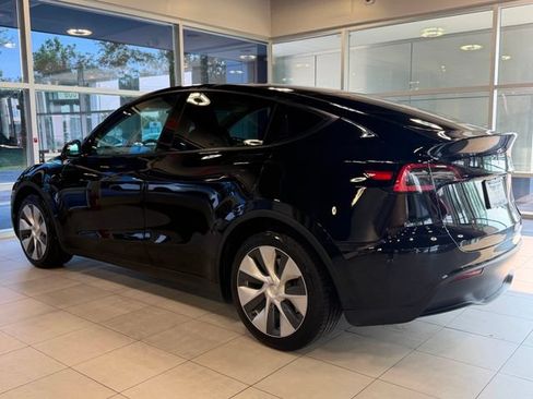 Used 2021 Tesla Model Y Long Range AWD/4WD image 14