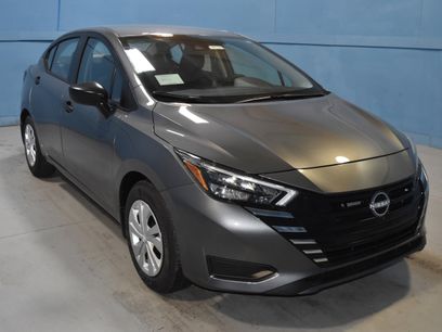 New 2025 Nissan Versa S w/ Trunk Package
