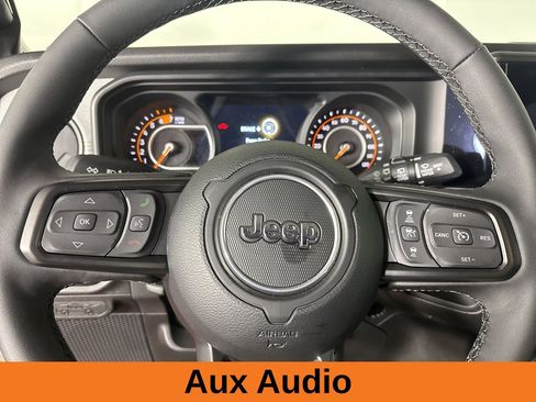 Used 2025 Jeep Wrangler Willys image 11