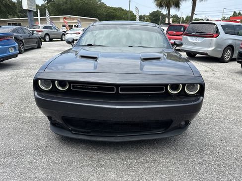 Used 2019 Dodge Challenger SXT AWD/4WD image 8