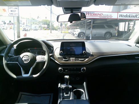 Used 2023 Nissan Altima 2.5 SV AWD/4WD image 18