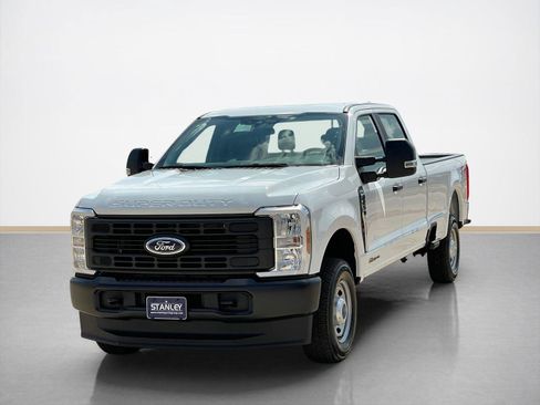 New 2026 Ford F250 XL w/ FX4 Off-Road Package image 3