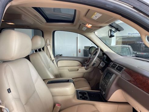Used 2010 GMC Yukon XL SLT image 36