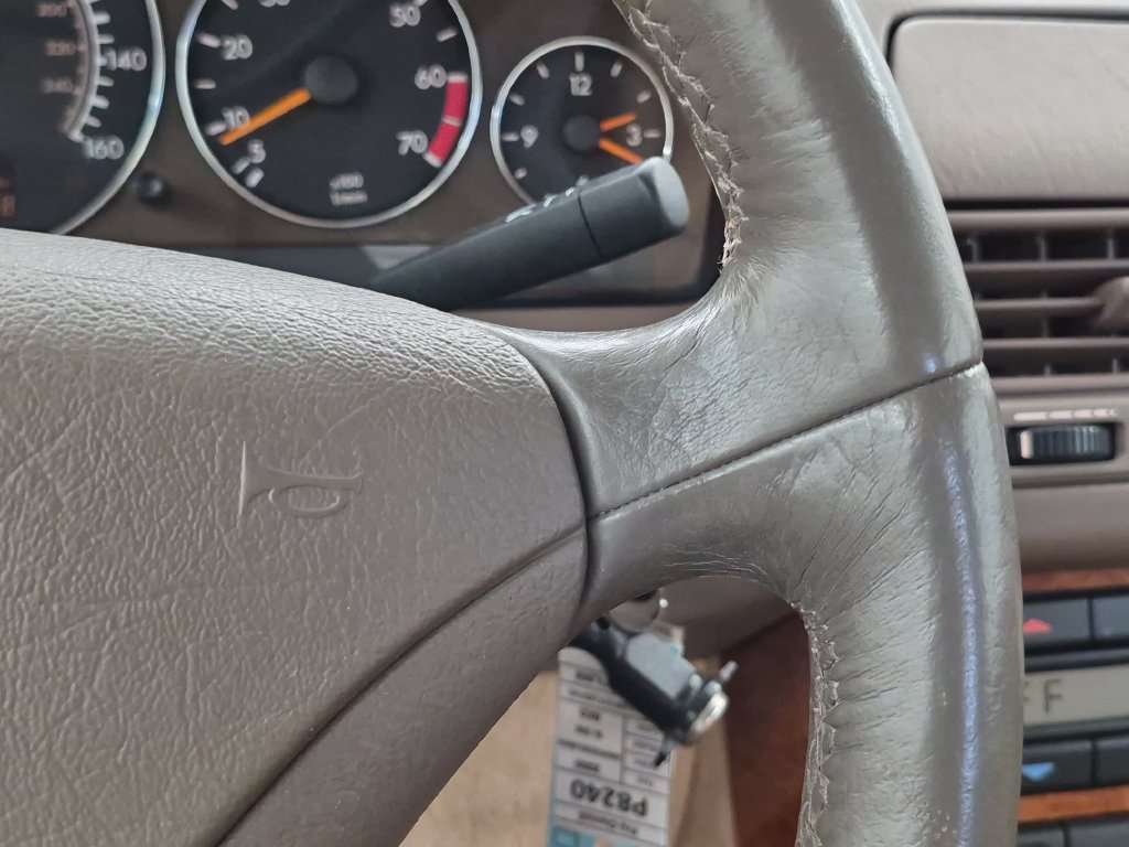 Used 2000 Mercedes-Benz SL 500 image 17