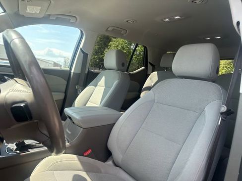 Used 2020 Chevrolet Traverse LT w/ LPO, 'HIT The Road' Package AWD/4WD image 11