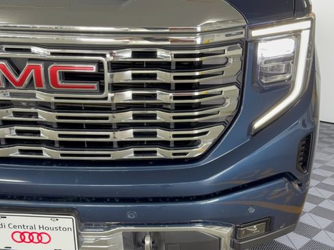 Used 2023 GMC Sierra 1500 Denali w/ Denali Reserve Package AWD/4WD image 12