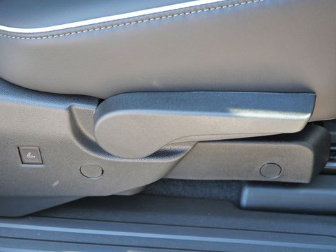 New 2026 Buick Enclave Sport Touring w/ Power Package image 30