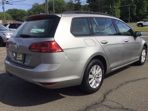 Used 2016 Volkswagen Golf S FWD image 8